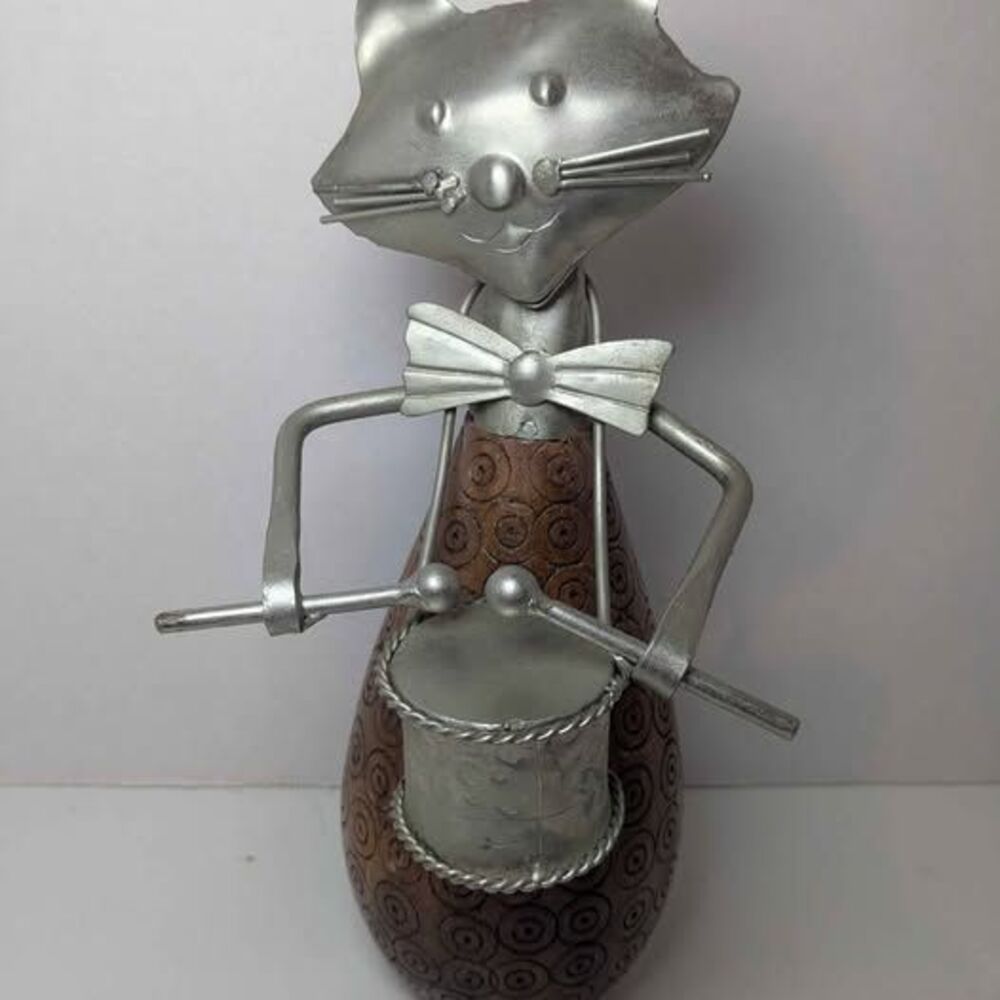 Pier 1 Wooden & Metal Drumming Cat